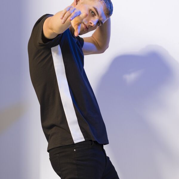 Unisex Contrast T-Shirt Thumbnail